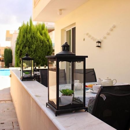 Cozy Poolside Apartment Пафос Екстериор снимка