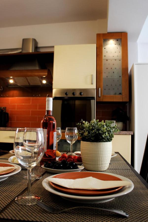 Cozy Poolside Apartment Пафос Екстериор снимка