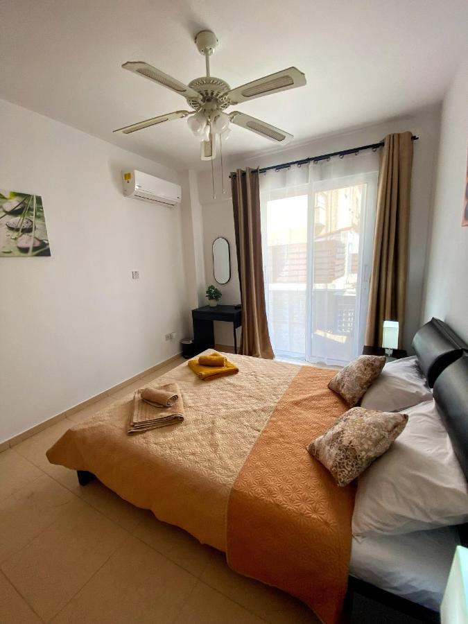 Cozy Poolside Apartment Пафос Екстериор снимка